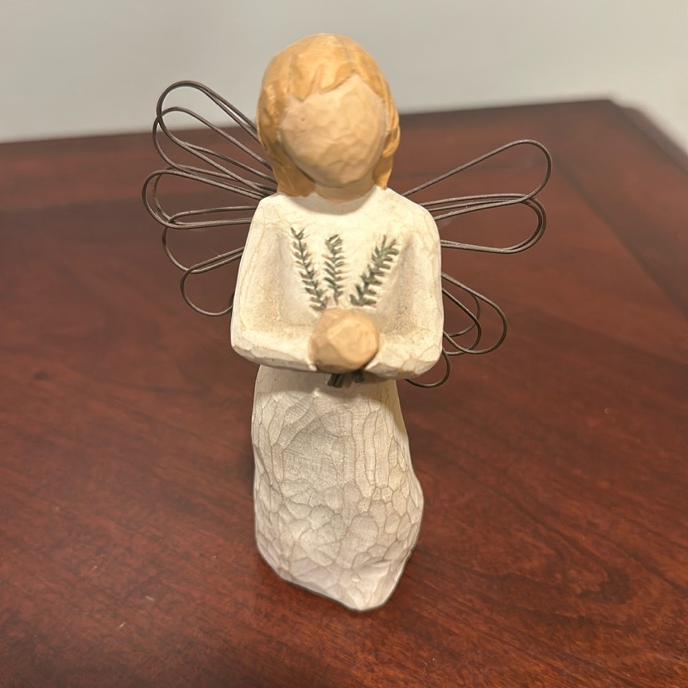 Willow tree angel figure. Remembrance. Great condition